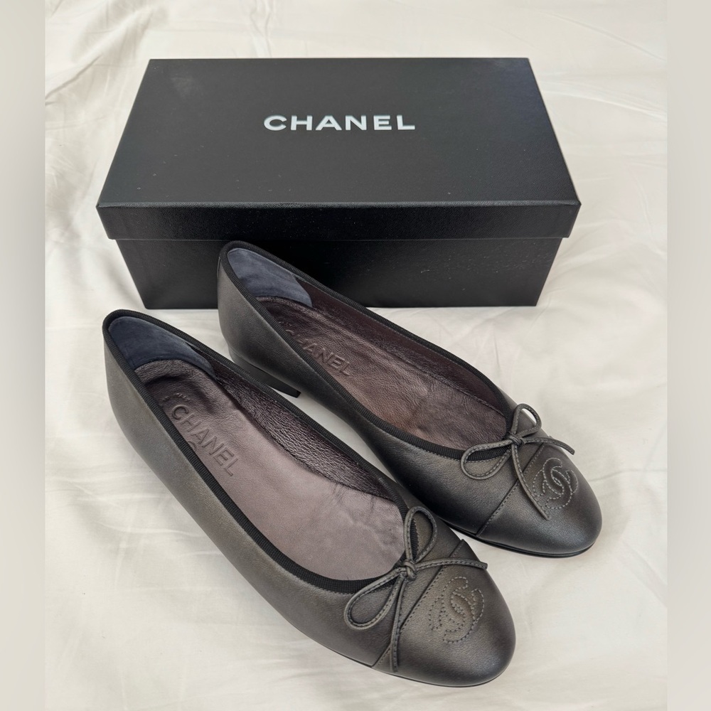 Chanel ballerina flats - gray